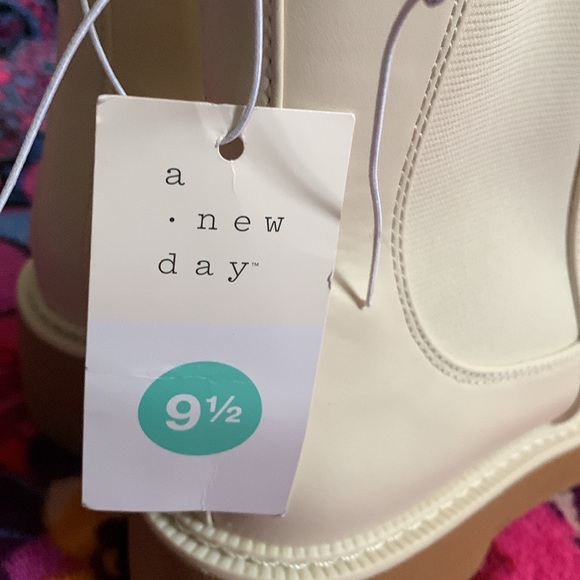 NWT a new day Demi Chelsea boots - Picture 3 of 15